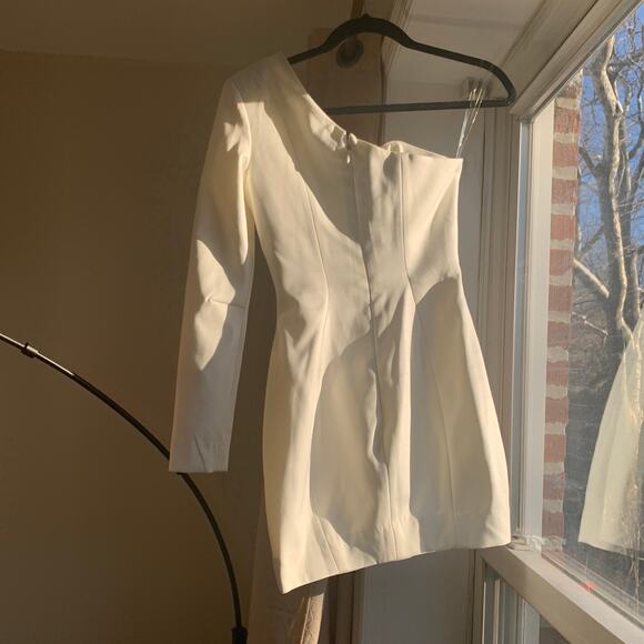 HOUSE OF CB White Tiffany Structured One Shoulder Sleeve Dress - Picture 3 of 14